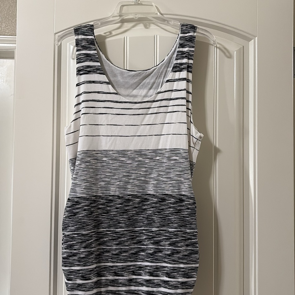 Athleta XL body con dress.Black and white. Side ruching adds to the flatter!‎ - Picture 5 of 8
